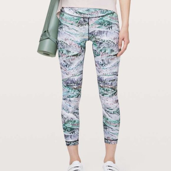 Size 4 Lululemon Wunder Under High-Rise Tight 25" - Picture 6 of 8